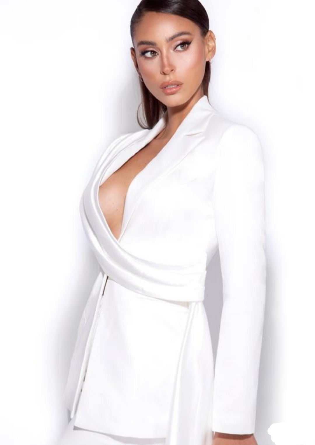 “CAROLINA” WHITE SATIN DRAPED BLAZER JACKET – ELEGANT TAILORED DESIGN